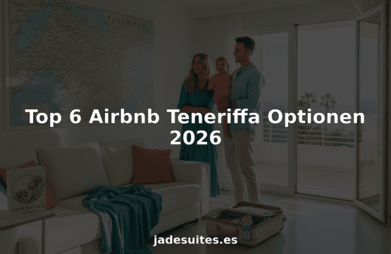 Junge Familie genießt ihren Urlaub auf Teneriffa in einer Ferienwohnung mit sonnigem Balkon